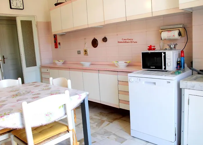 شقة Casa Gerry Vista Mare ليفانتو